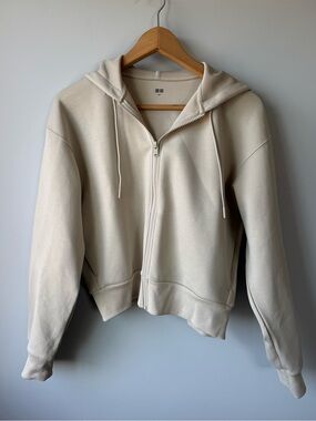 (S) Cream Zip-Up Hoodie with Hood and Drawstrings